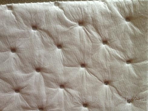 Oil absorbent cotton